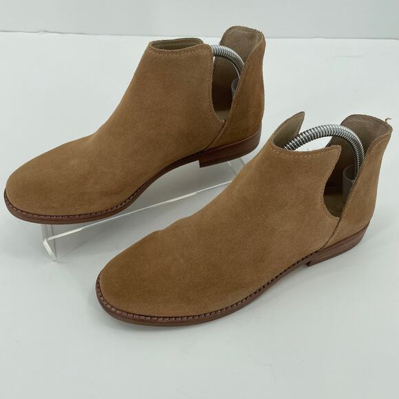 Lands’ End Women's V-Cut Slip-On Suede Ankle Boots Booties, Tan, Sz. 6B Flats - Picture 3 of 12